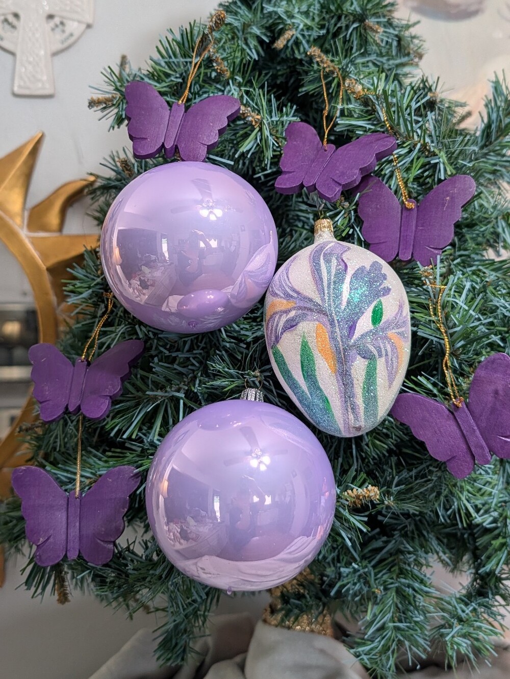 Christmas Holiday Ornaments Lavendar 9 Pcs, 3 Glass 6 Wood Butterfly Balls EUC